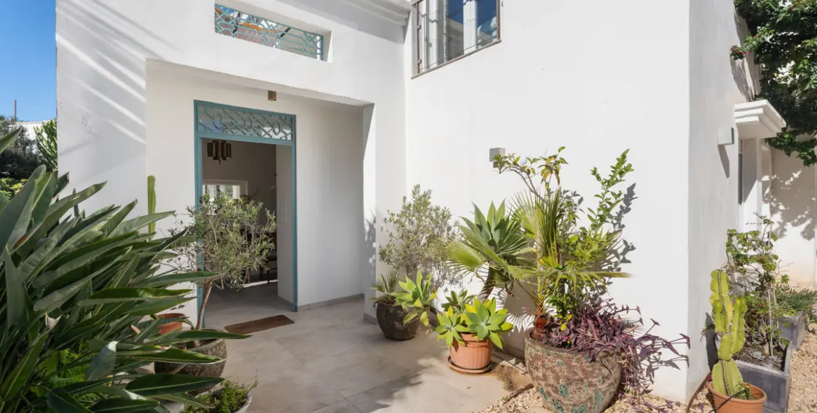 Sale of detached villa in El Rosario 46