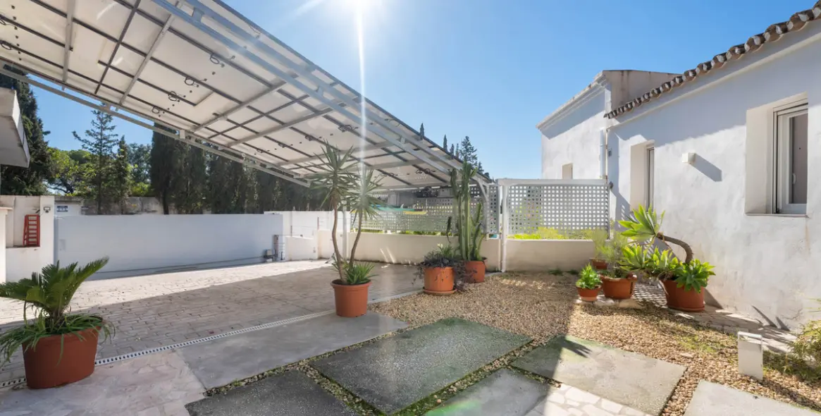 Sale of detached villa in El Rosario 49