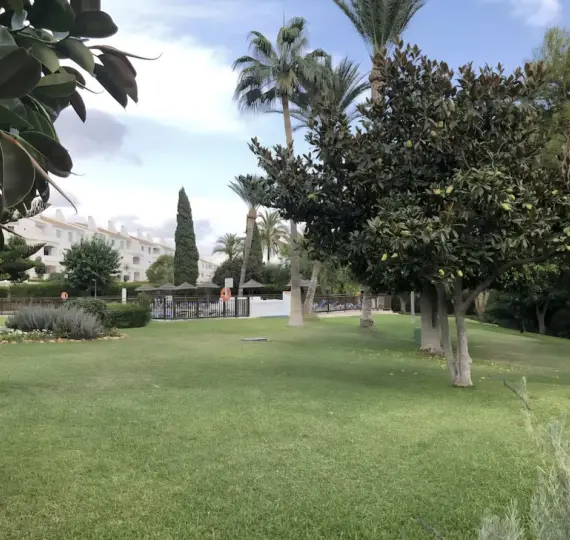 Long-term rent of penthouse in Nueva Andalucía