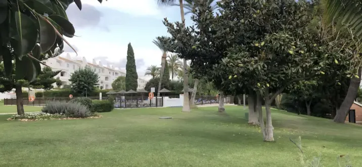 Long-term rent of penthouse in Nueva Andalucía 1