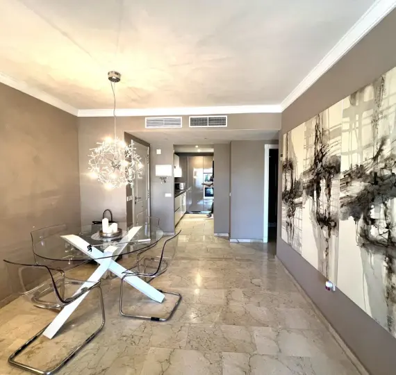 Middle floor apartment R5237380