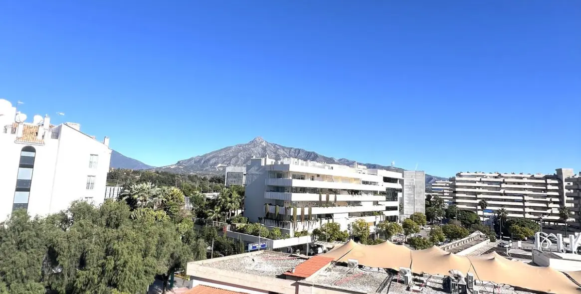 Long-term rent of middle floor apartment in Marbella (district Puerto Banús) 8