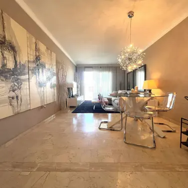 Venta de apartamento en planta media en Puerto Banús