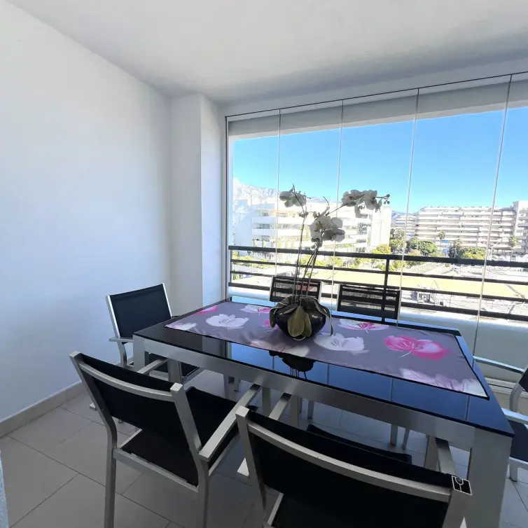 Продажа апартаментов на среднем этаже в Puerto Banús