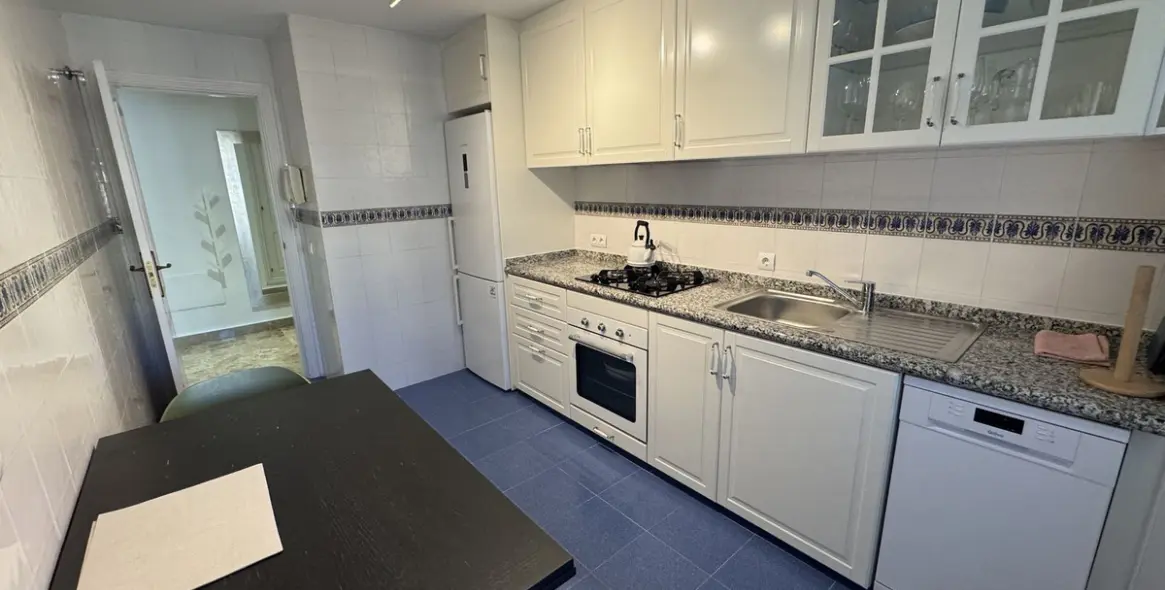 Long-term rent of middle floor apartment in San Pedro de Alcántara 6