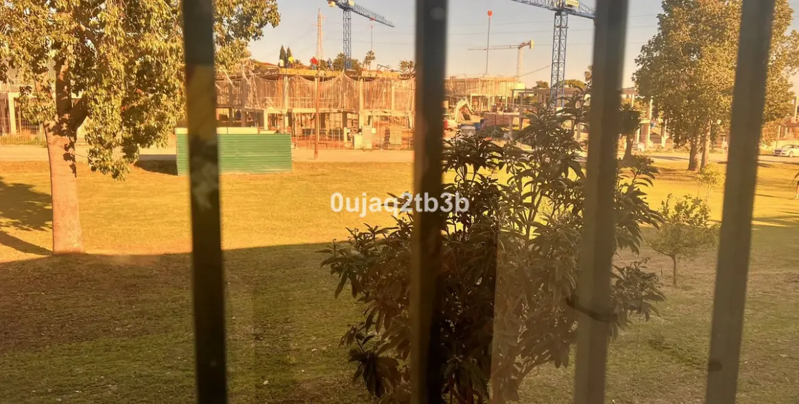 Long-term rent of commercial premises in Bel Air 16