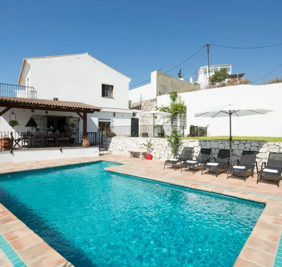 Долгосрочная аренда  отдельно стоящей виллы в Mijas