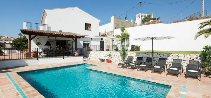 Долгосрочная аренда  отдельно стоящей виллы в Mijas 0