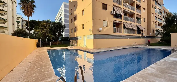 Venta de apartamento en planta media en Fuengirola 0