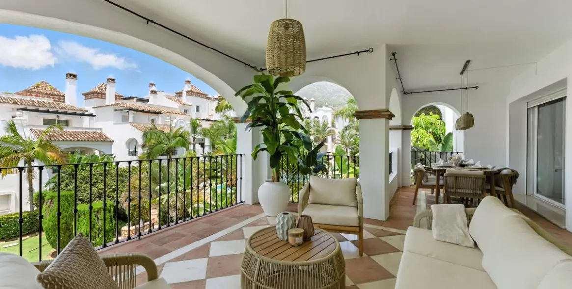 Long-term rent of middle floor apartment in Marbella (district Sierra Blanca) 9