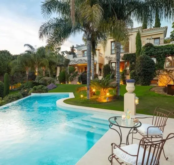 Detached villa R5070970