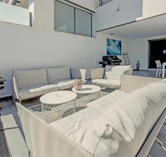 Долгосрочная аренда апартаментов на среднем этаже в Benalmadena