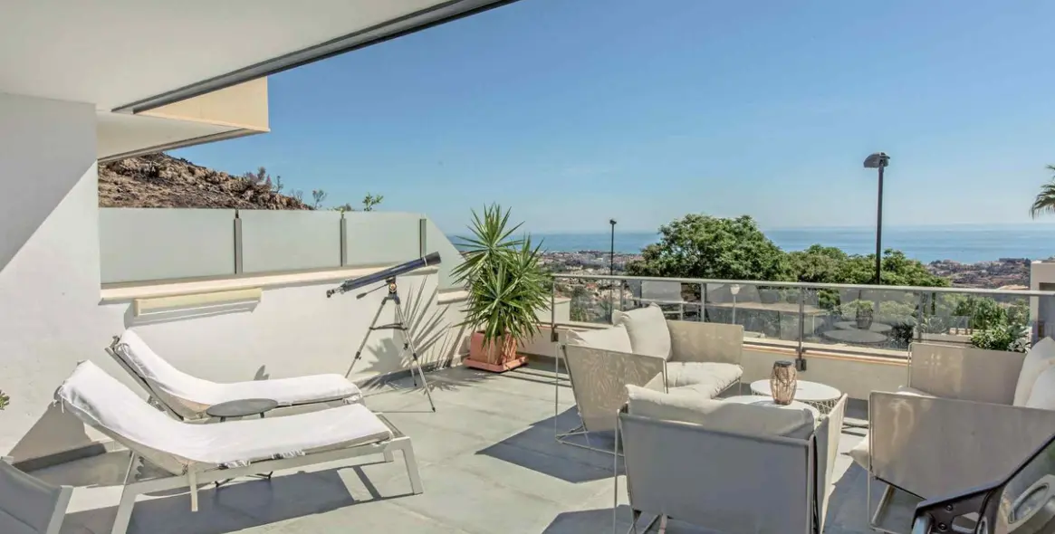 Долгосрочная аренда апартаментов на среднем этаже в Benalmadena 13