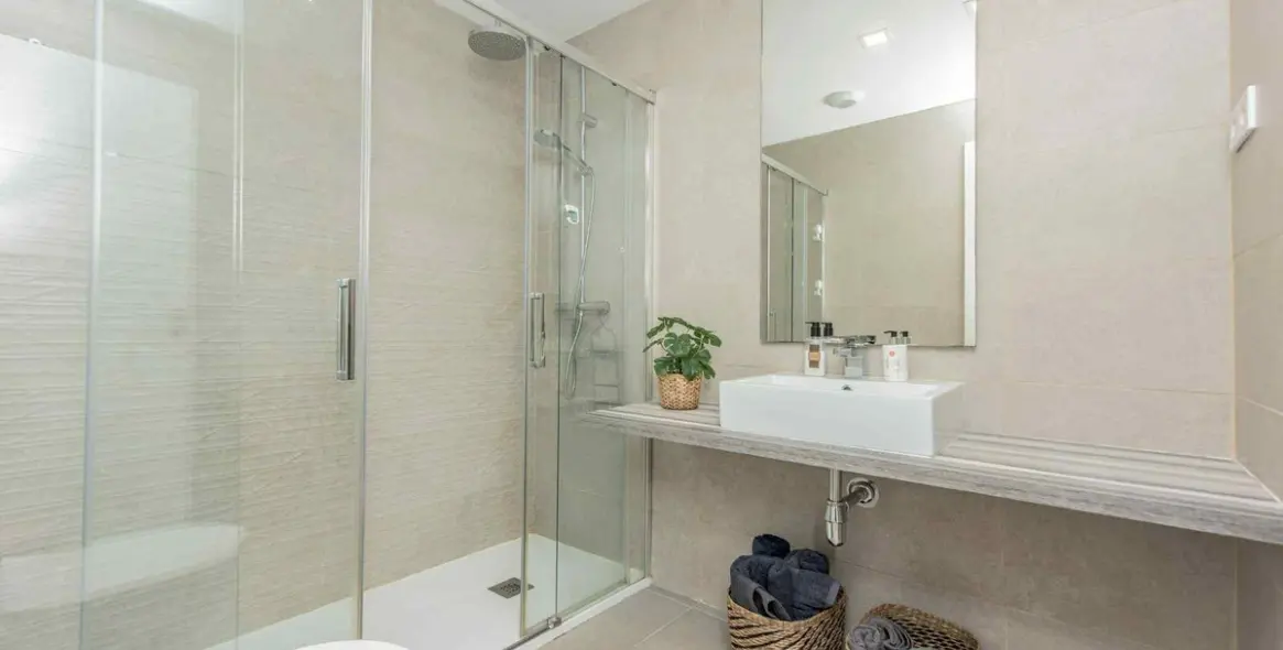 Долгосрочная аренда апартаментов на среднем этаже в Benalmadena 19