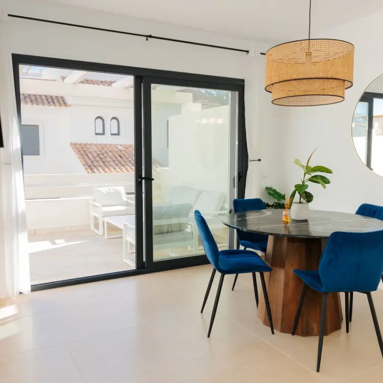 Long-term rent of townhouse in El Paraiso