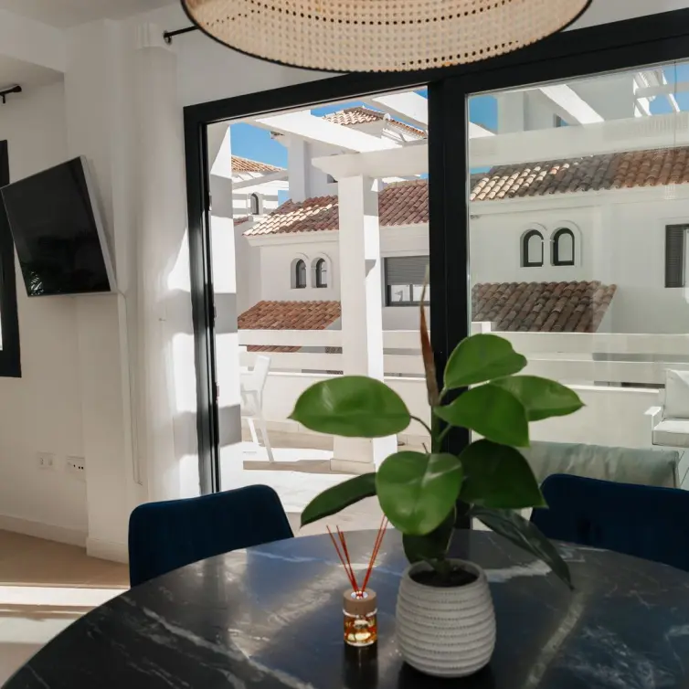 Long-term rent of townhouse in El Paraiso
