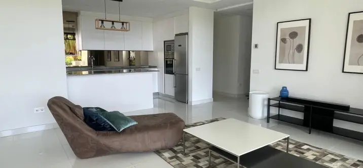 Long-term rent of middle floor apartment in Benahavís 0