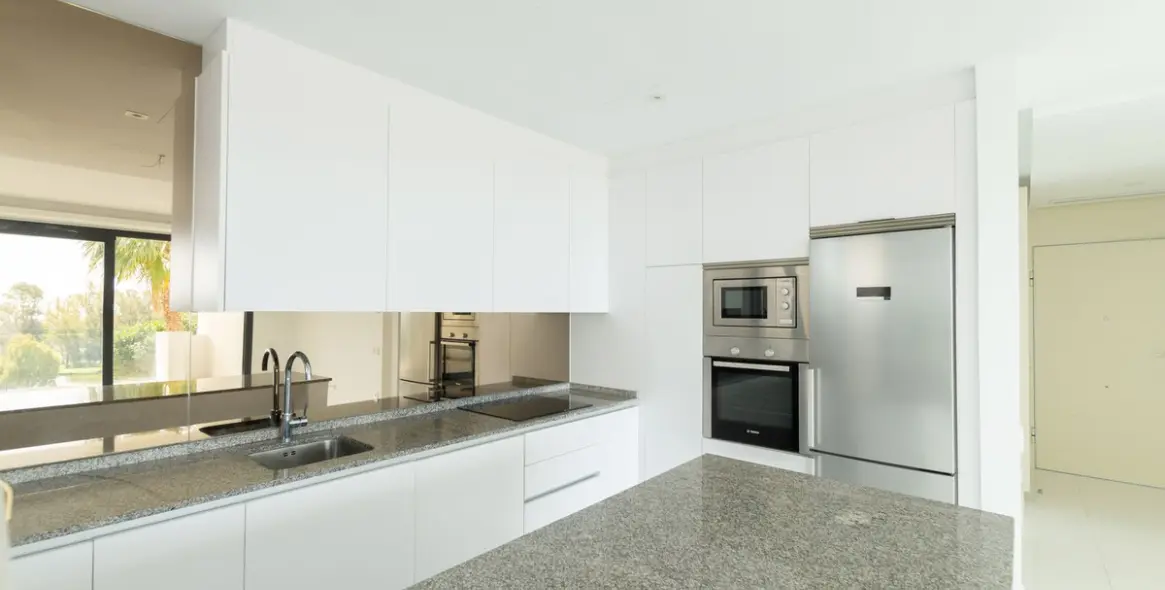 Long-term rent of middle floor apartment in Benahavís 7