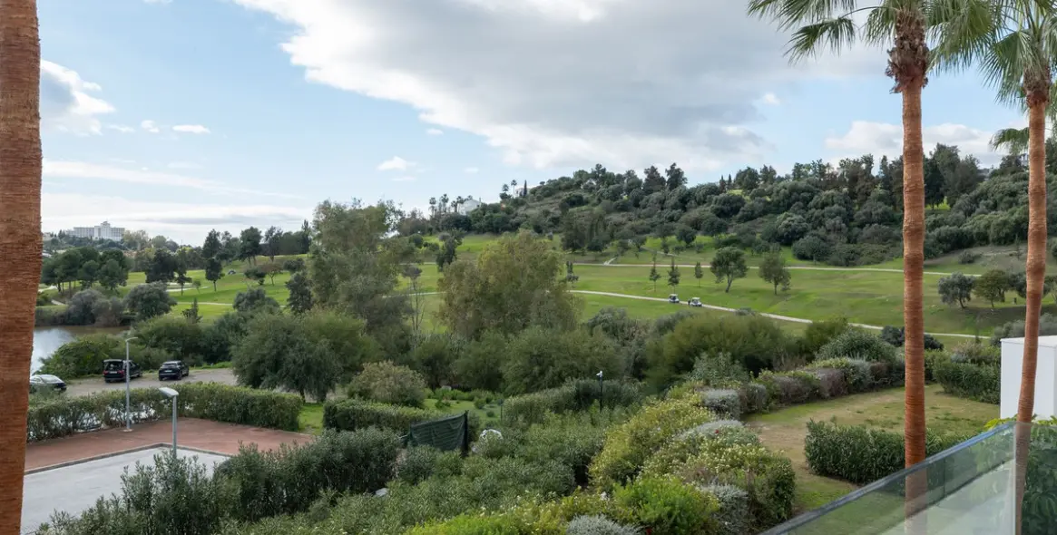 Долгосрочная аренда апартаментов на среднем этаже в Benahavís 20