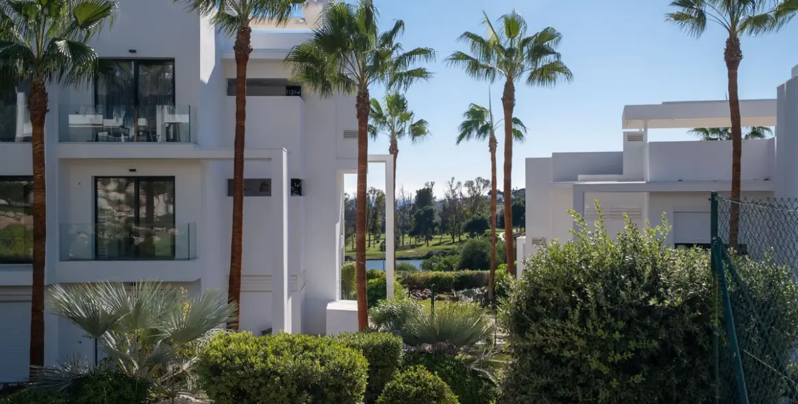 Долгосрочная аренда апартаментов на среднем этаже в Benahavís 22