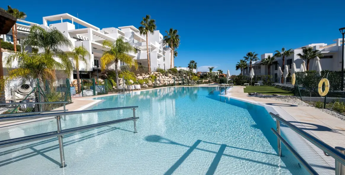 Долгосрочная аренда апартаментов на среднем этаже в Benahavís 29