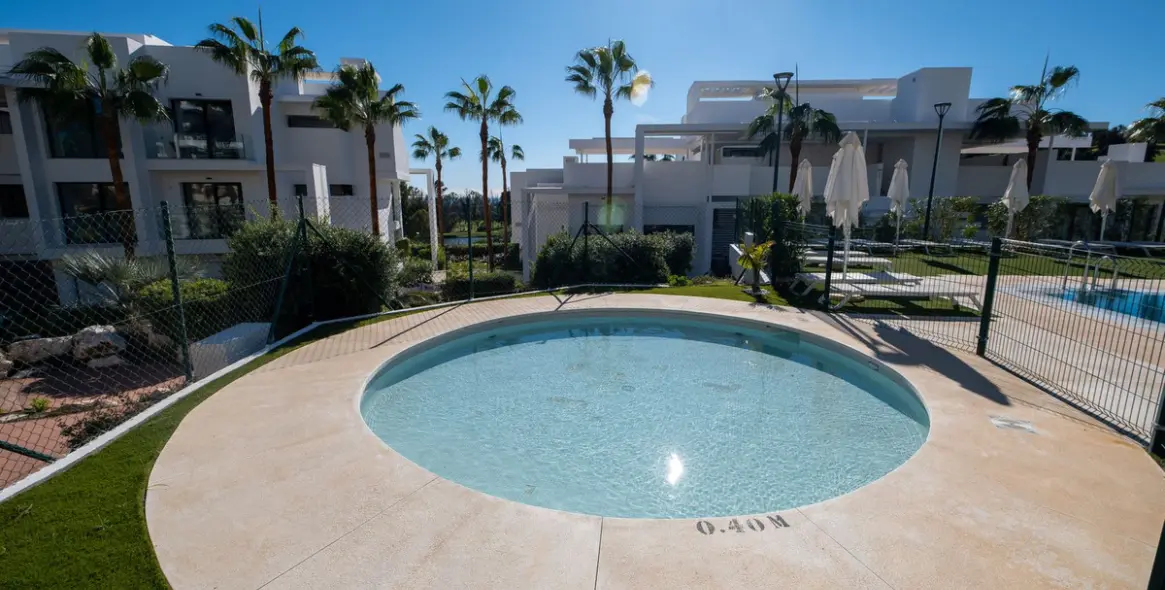 Долгосрочная аренда апартаментов на среднем этаже в Benahavís 30