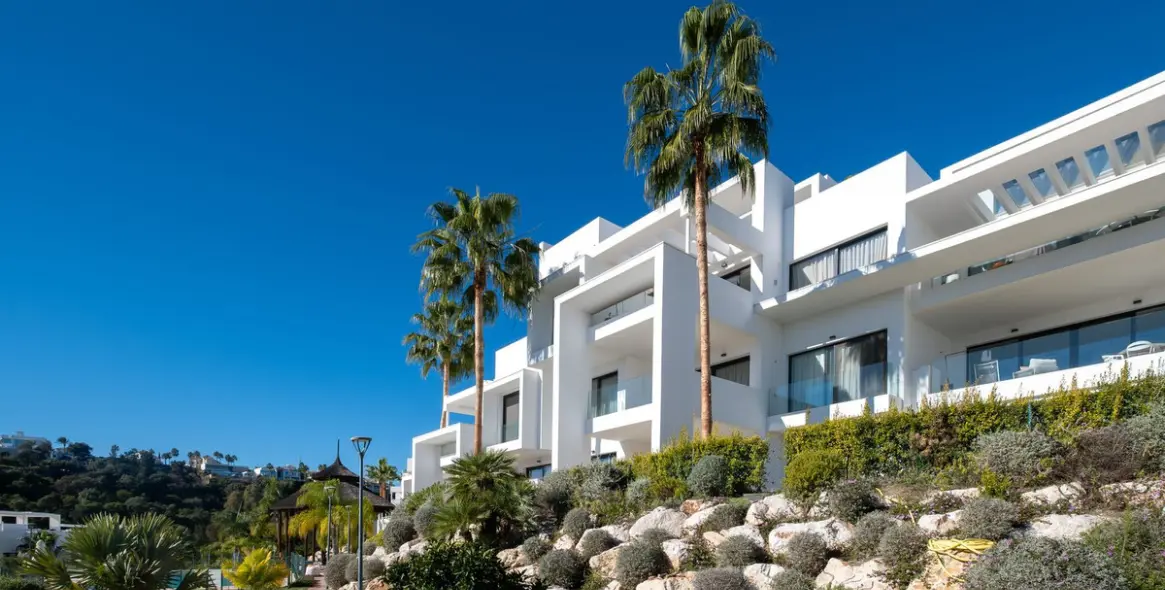 Долгосрочная аренда апартаментов на среднем этаже в Benahavís 32