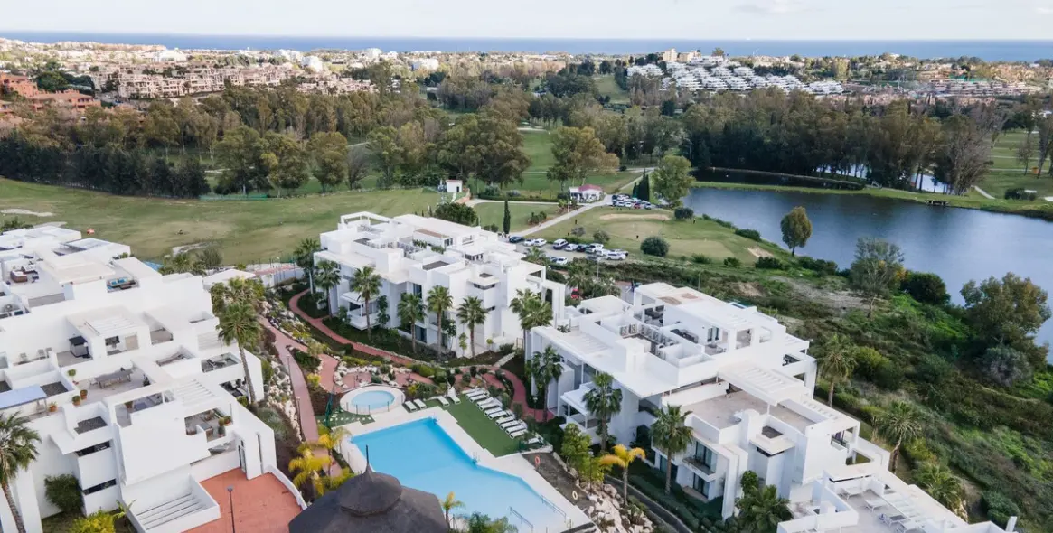 Долгосрочная аренда апартаментов на среднем этаже в Benahavís 33