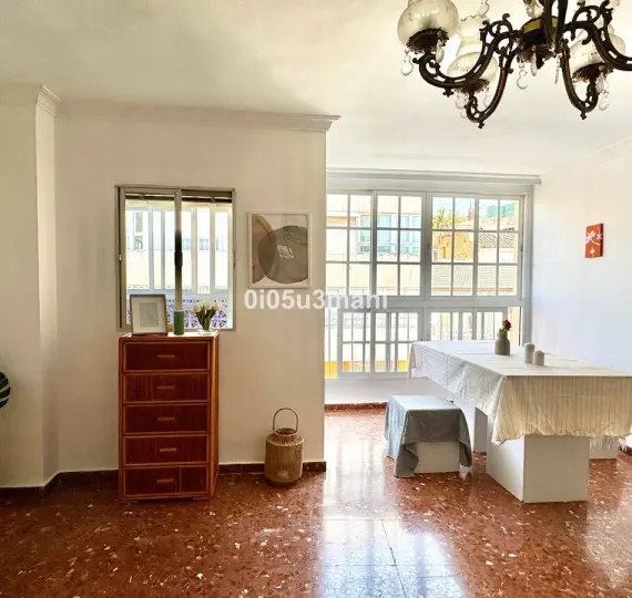 Sale of middle floor apartment in La Victoria