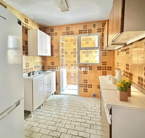 Sale of middle floor apartment in La Victoria