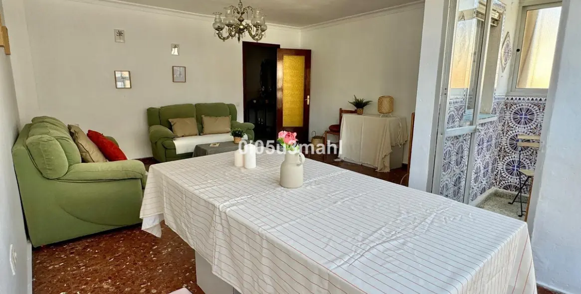 Sale of middle floor apartment in La Victoria 13