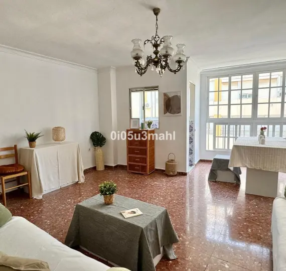 Sale of middle floor apartment in La Victoria