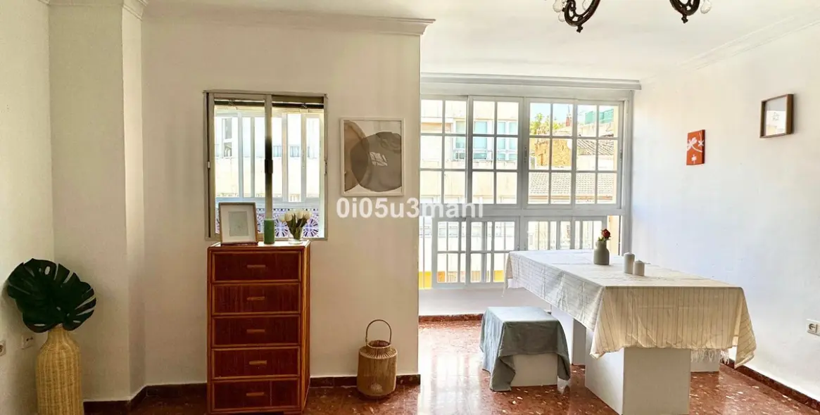 Sale of middle floor apartment in La Victoria 4