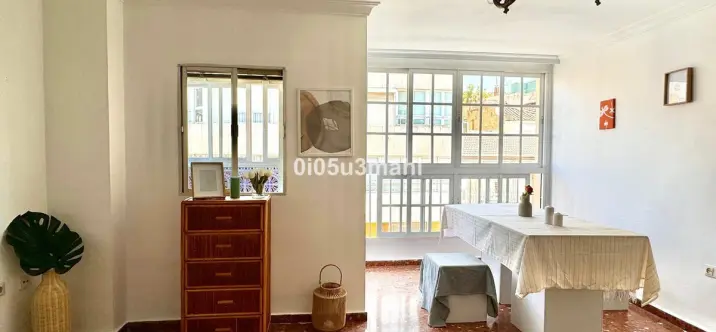 Sale of middle floor apartment in La Victoria 3