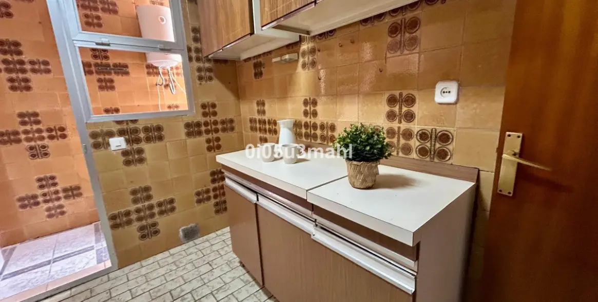 Sale of middle floor apartment in La Victoria 18