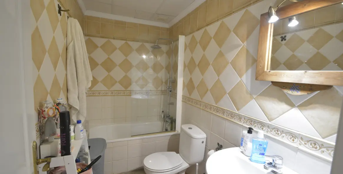 Sale of ground floor apartment in Marbella 14