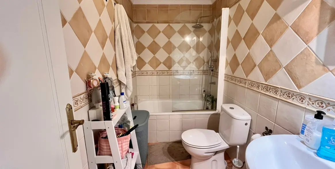 Sale of ground floor apartment in Marbella 15