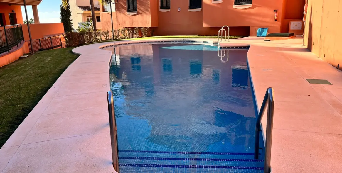 Sale of ground floor apartment in Marbella 21