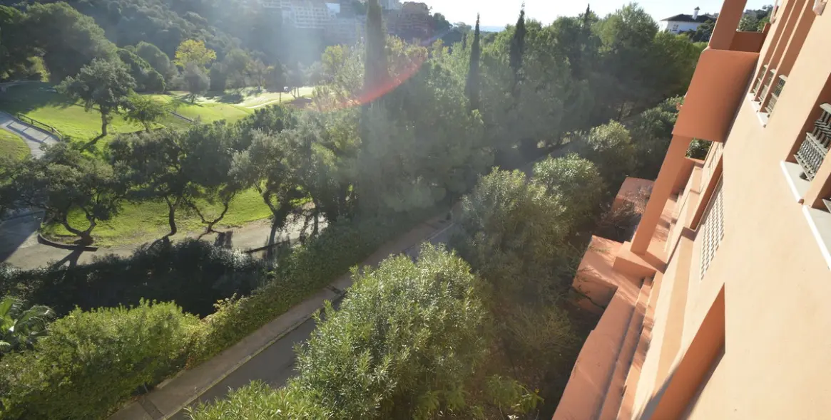 Продажа апартаментов на первом этаже в Hacienda Elviria 30