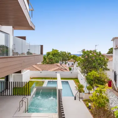 Venta de apartamento en planta media en Montemar