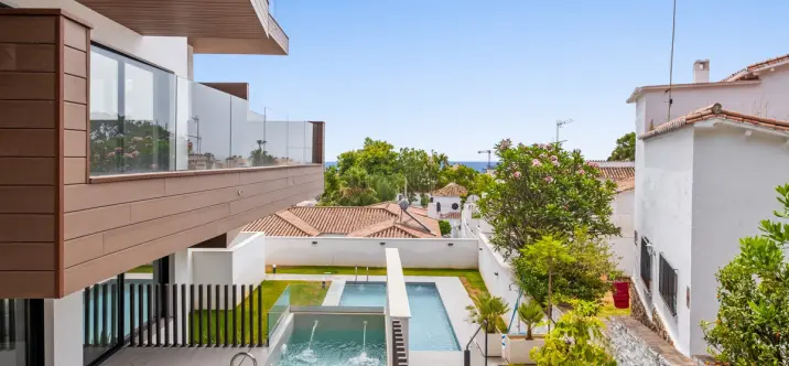 Venta de apartamento en planta media en Montemar 1