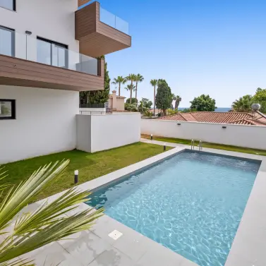 Venta de apartamento en planta media en Montemar