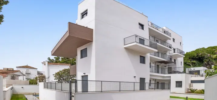 Sale of middle floor apartment in Montemar 4