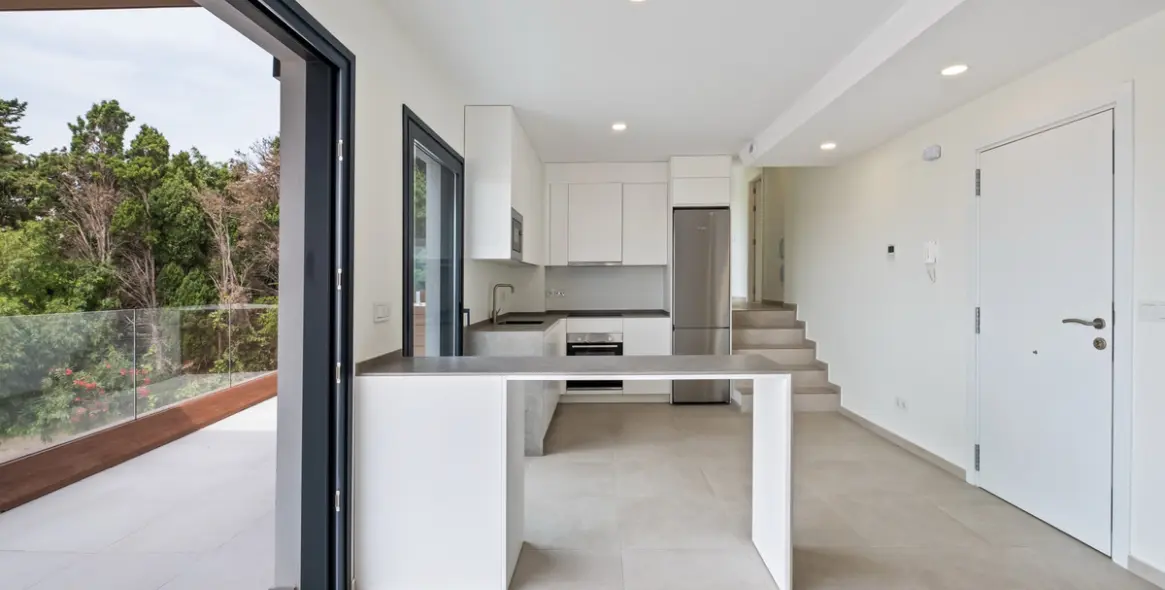 Sale of middle floor apartment in Montemar 8