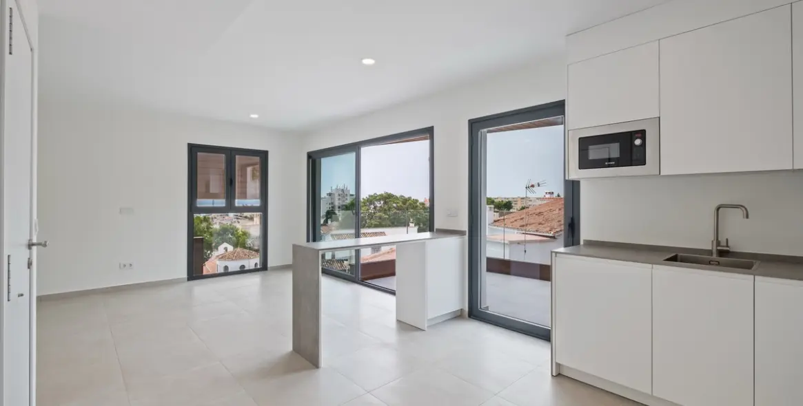 Sale of middle floor apartment in Montemar 9