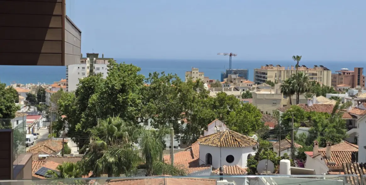 Sale of middle floor apartment in Montemar 14