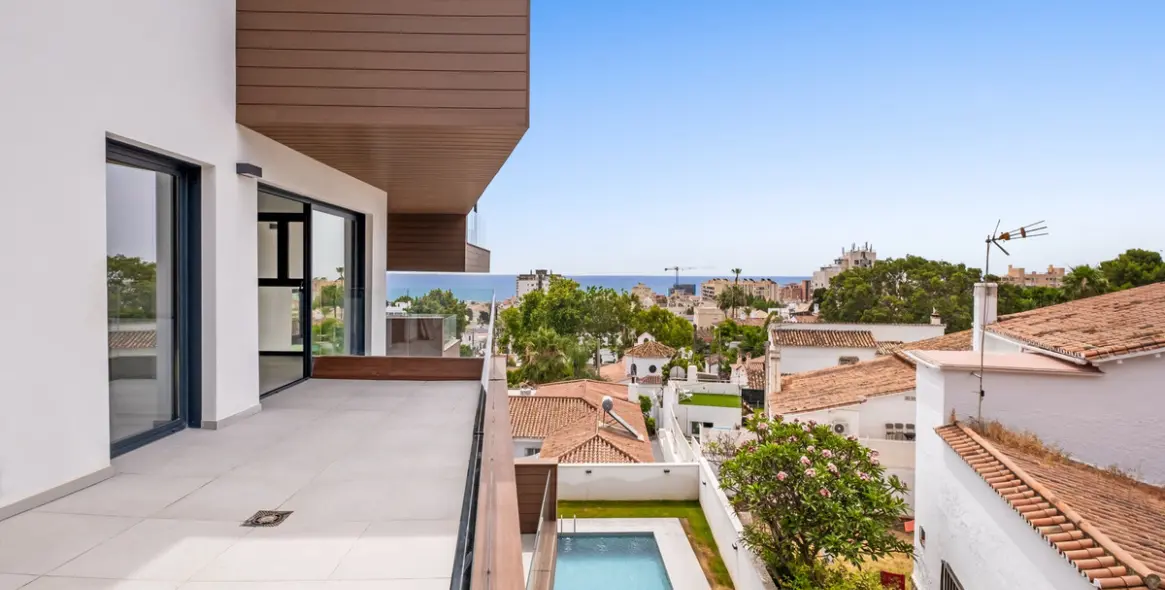 Sale of middle floor apartment in Montemar 15