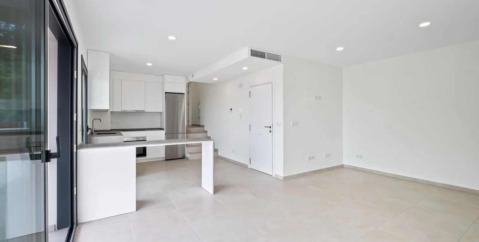 Продажа апартаментов на среднем этаже в Montemar 7