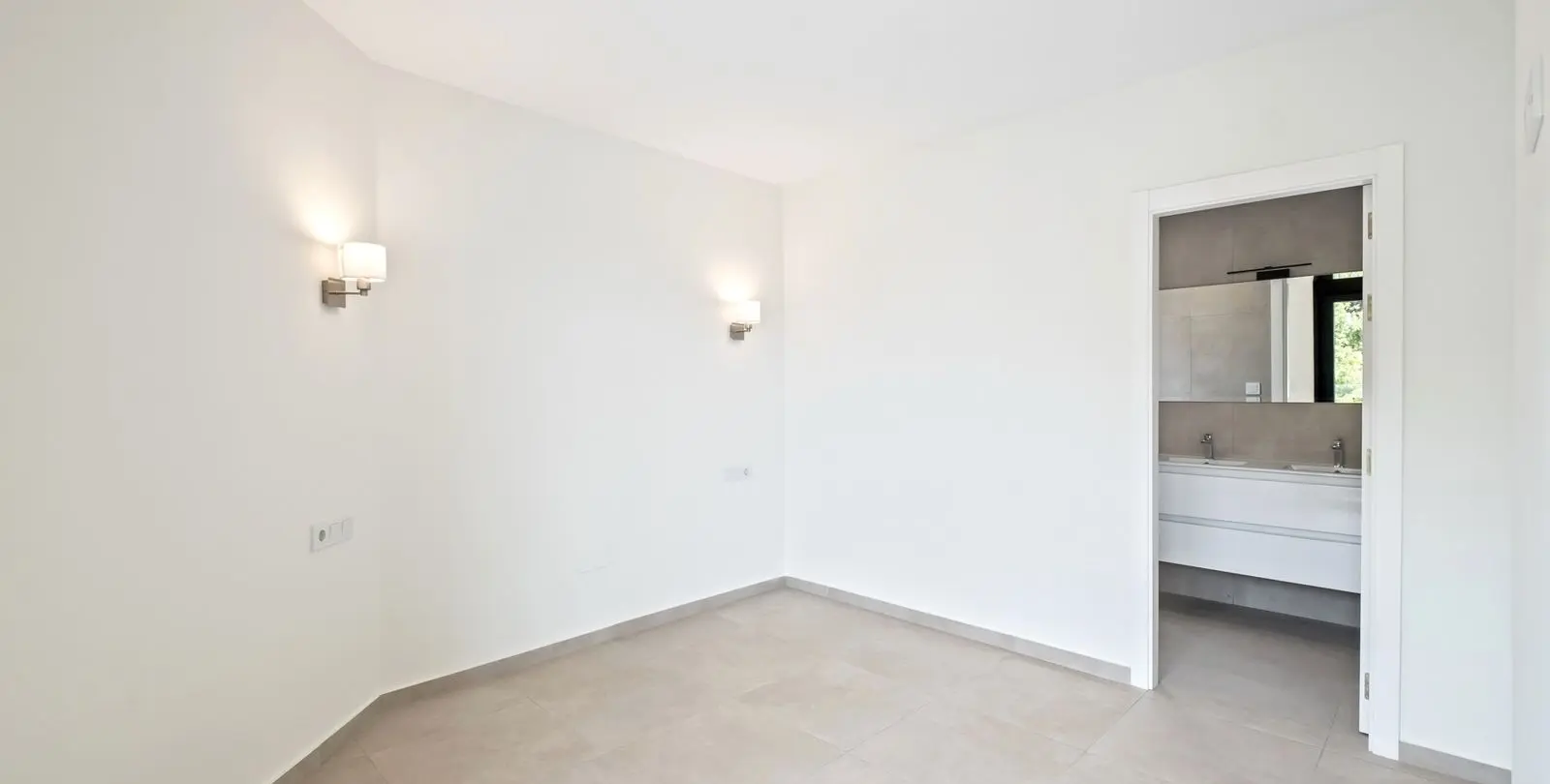 Продажа апартаментов на среднем этаже в Montemar 21
