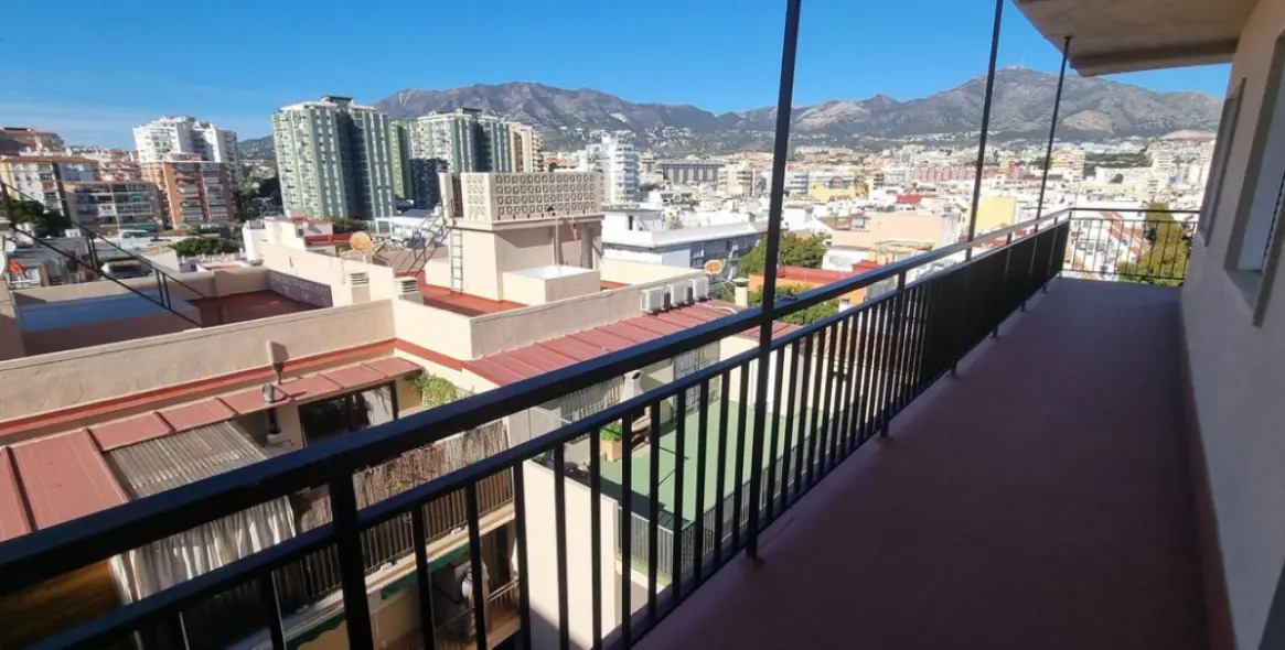 Sale of middle floor apartment in Fuengirola 3